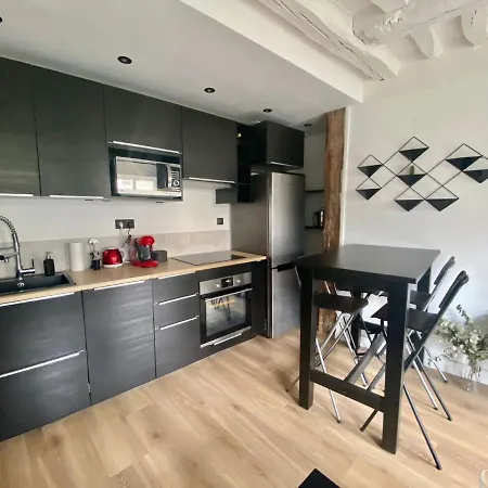 Grand Moderne Et équipé *